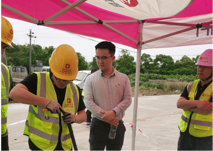 Khuyến khích sự phát triển của nhân viên, nâng cao chất lượng dịch vụ – Bộ phận mạng của Công ty Cổ phần Thông tin Hàng Châu Tương Quan tổ chức đánh giá sao cho nhân viên bảo trì